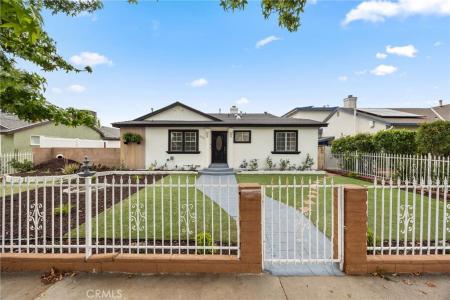 11213 Haskell Avenue, Granada Hills, California 91344, USA