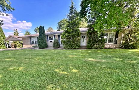 1125 W Broadway Street, Loogootee, Indiana 47553, Stati Uniti