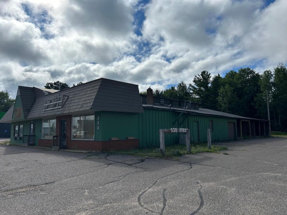 330 W. Pine St., Eagle River, Wisconsin 54521, États-Unis
