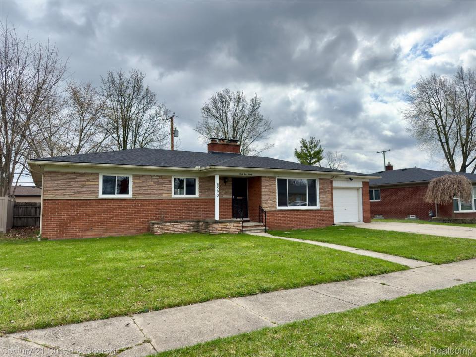 6590 Rockland Street, Dearborn Heights, Michigan 48127, Stati Uniti
