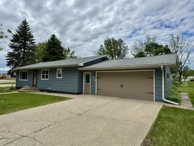 720 S Main St, Stanley, North Dakota 58784, USA