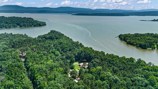 137 Lloyd Lane, London, Arkansas 72847, USA