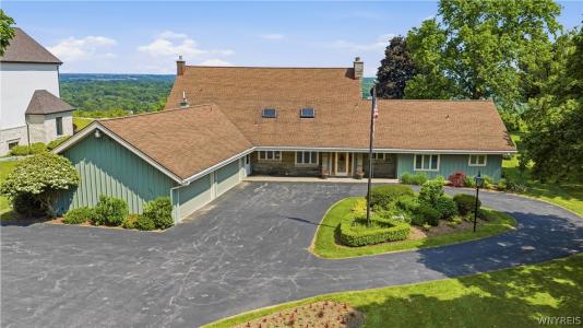 687 Mountain View Drive, Lewiston, New York 14092, USA
