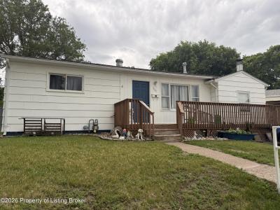 731 Boehm Drive, Bismarck, North Dakota 58504, USA
