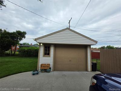 29421 Mark Avenue, MadisonHeights, Michigan 48071, USA