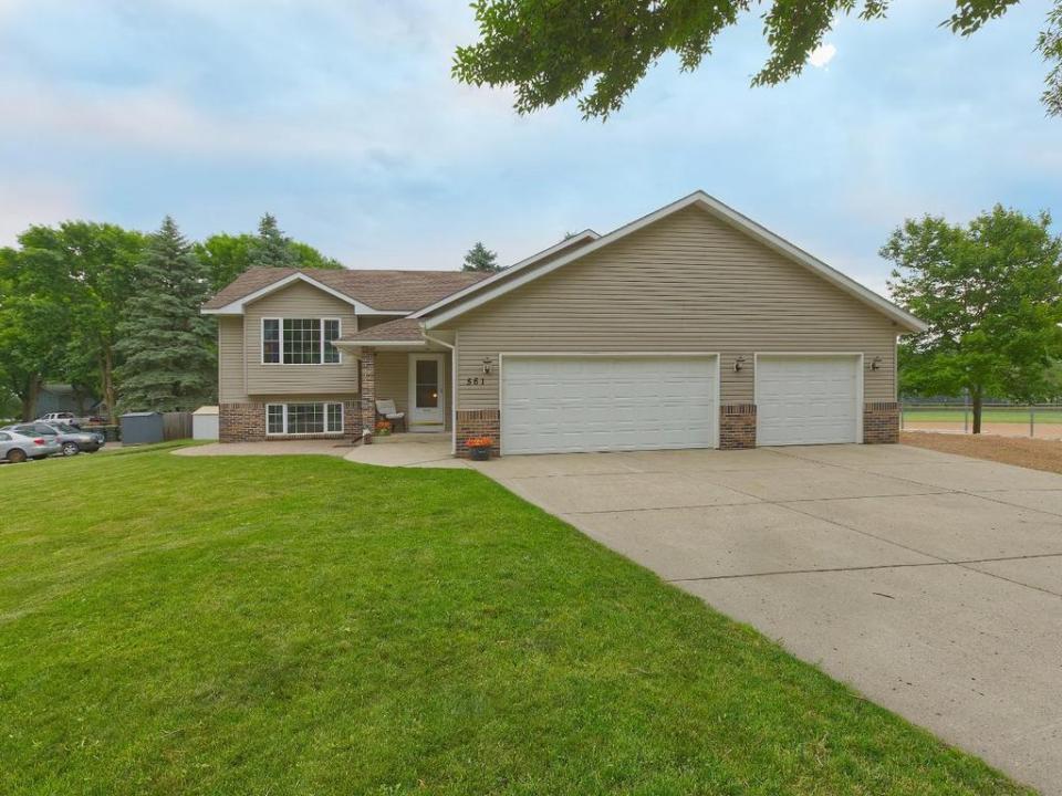 561 Kingsley Street S, Winsted, Minnesota 55395, États-Unis