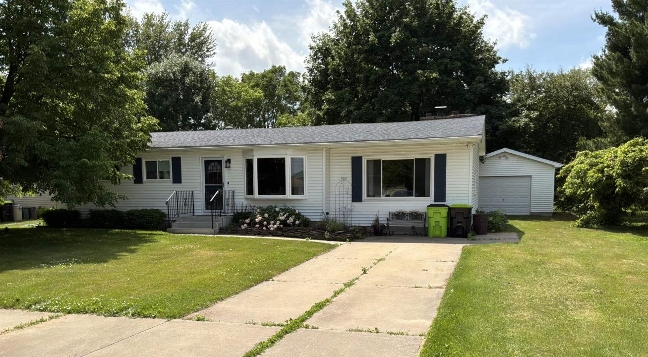 4648 Meadow Court, Auburn, Michigan 48611, États-Unis