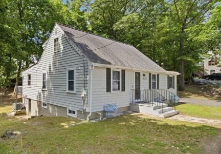 165-R Green Street, Stoneham, Massachusetts 02180, USA