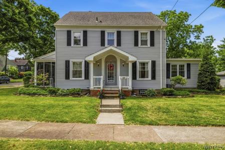 825 James Avenue, Niagara Falls, New York 14305, USA
