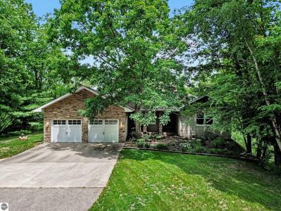 1560 Bruder Drive, Mt Pleasant, Michigan 48858, USA
