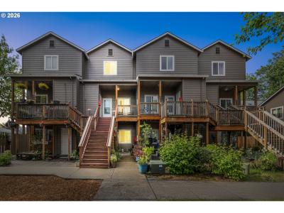 695 SE 197th AVE, Portland, Oregon 97233, USA