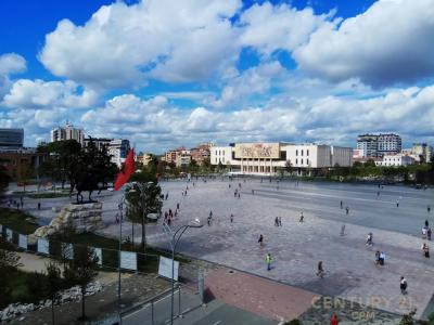 Sheshi Skënderbej (Qendër), Tirana, Albania