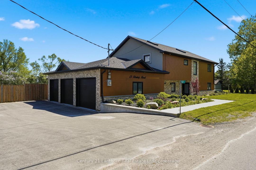 13 BLAKELY ROAD, Prince Edward County, Ontario K0K 1T0, Canadá