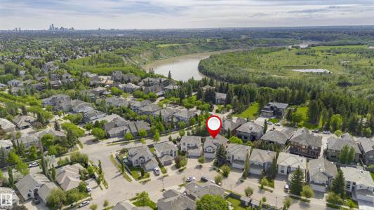 116 DARLINGTON CRESCENT NW, Edmonton, Alberta T6M 2S1, Canada