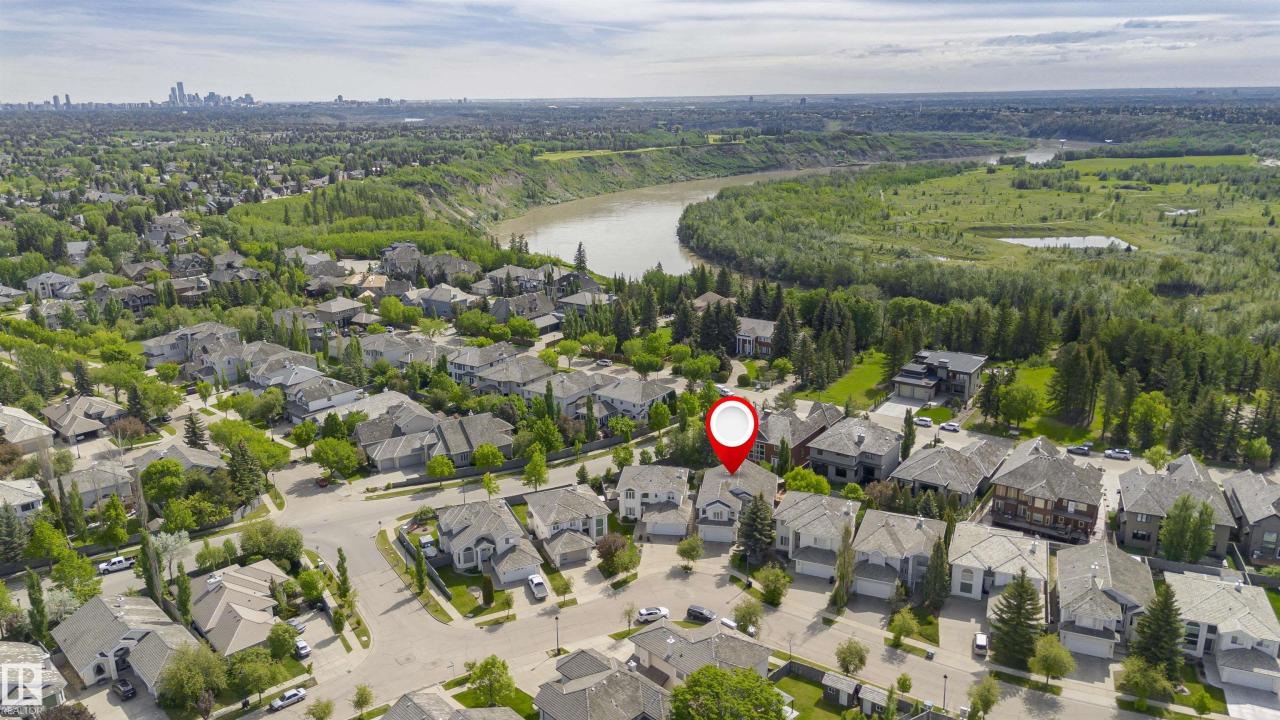 116 DARLINGTON CRESCENT NW, Edmonton, Alberta T6M 2S1, Canadá