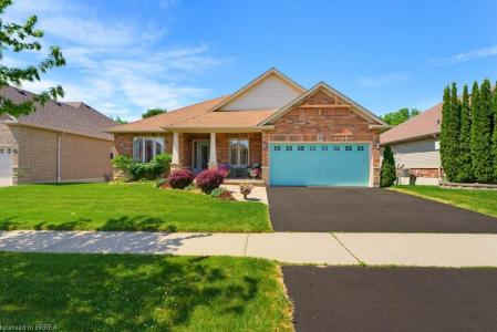 30 COBBLESTONE DRIVE, Paris, Ontario N3L 4G1, Canada
