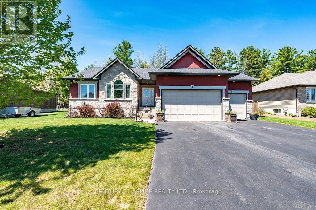 7 NICK STREET, Petawawa, Ontario K8H 0B7, Canadá