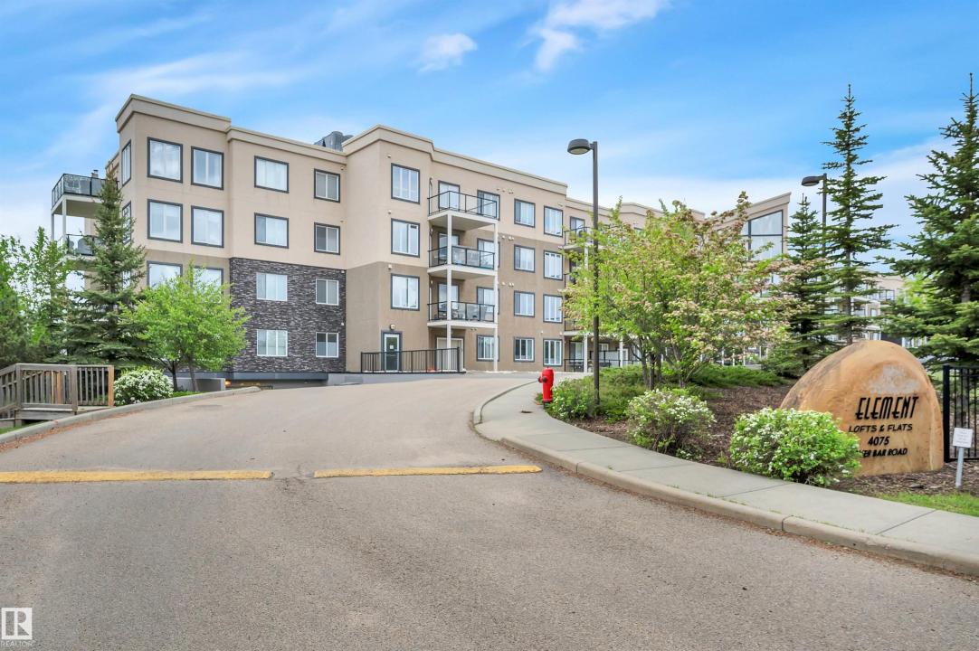 4075 CLOVER BAR ROAD, Sherwood Park, Alberta T8H 0R6, Kanada