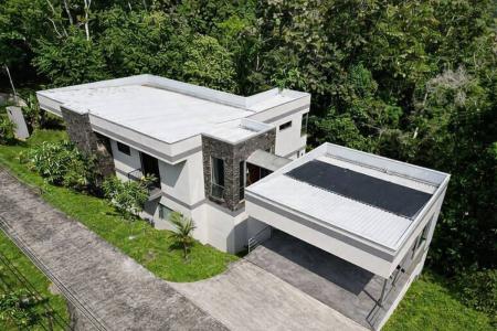 Rainbow Bay is a gated residential community and development Rainbow Bay Lake Arenal 3.5 100, Arenal Tilarán, Guanacaste 50806, Kostaryka
