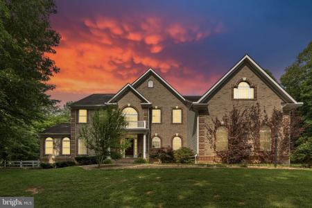 32 Mills Hollow Drive, Fredericksburg, Virginia 22406, USA