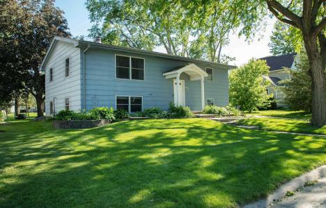 1923 4th Ave Nw, Waverly, 아이오와 50677, 미국