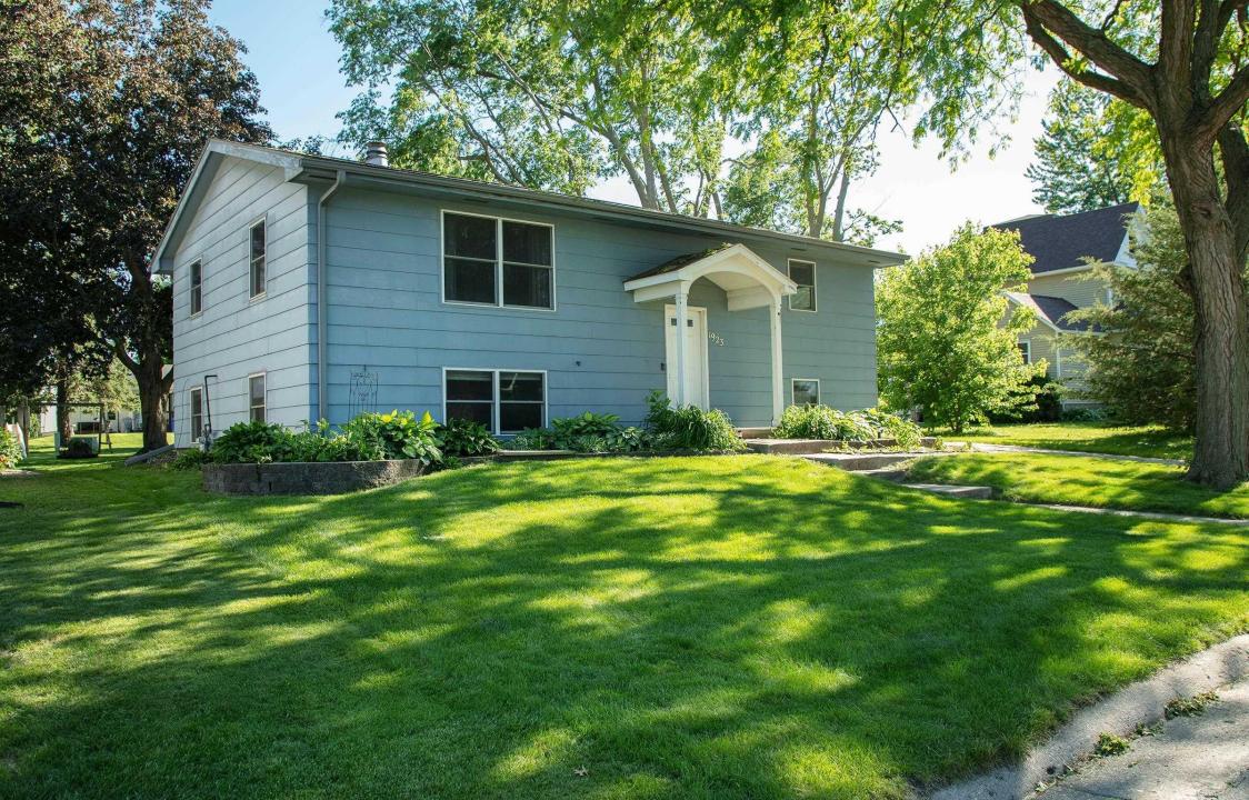 1923 4th Ave Nw, Waverly, 아이오와 50677, 미국