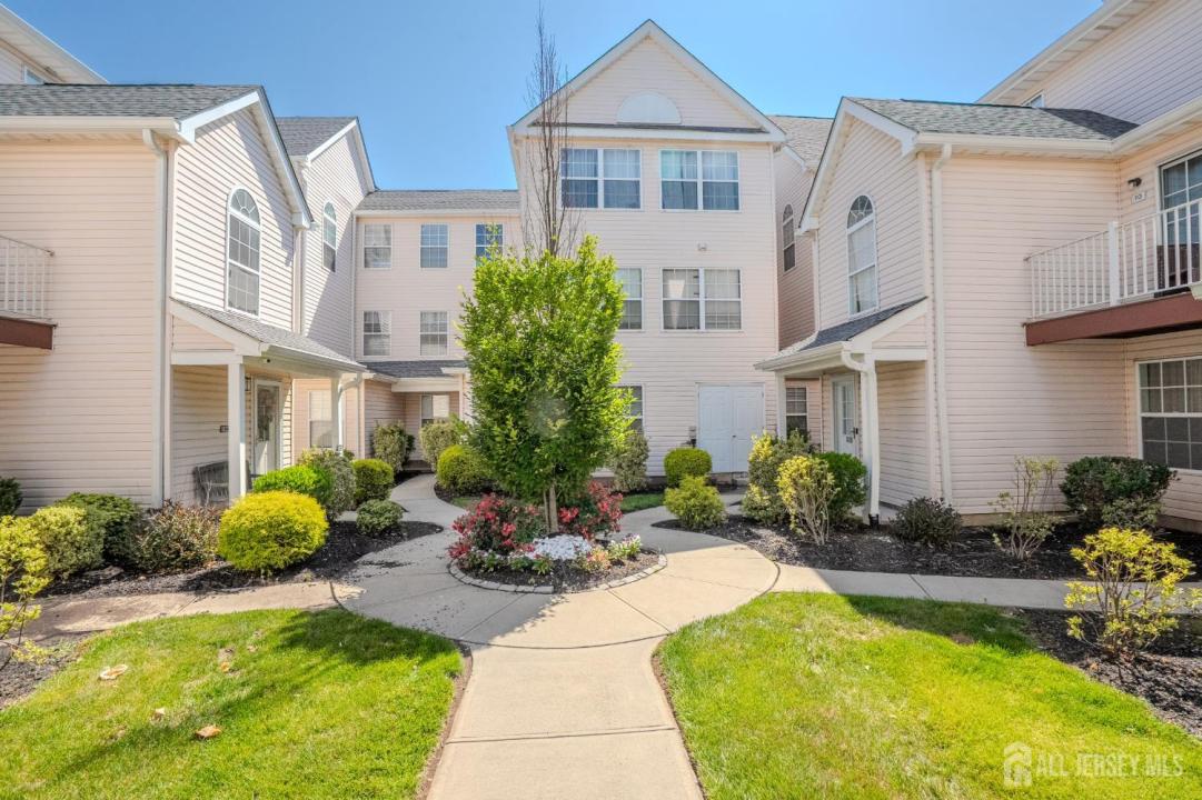 -118 Copeley Way, North Brunswick, New Jersey 08902, USA