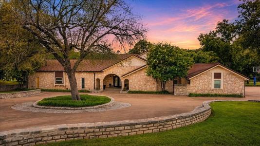 9404 Bellechase Road, Granbury, Texas 76049, USA