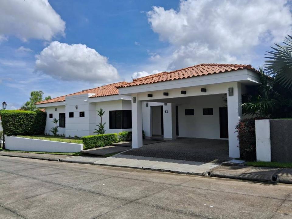 , Condominio Lomas De Santa Lucia Managua Managua, Managua 00001, Nicaragua
