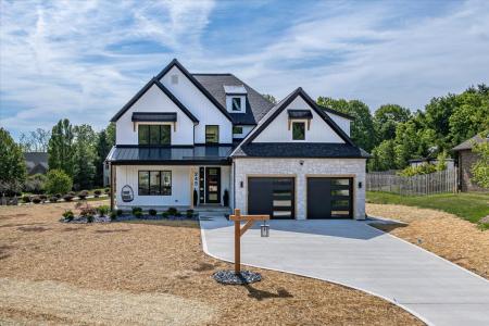 245 Somerset Dr., Hinckley, Ohio 44233
