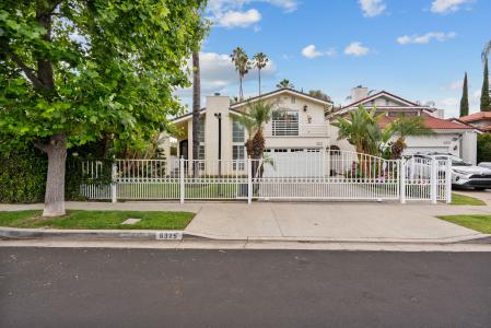 6325 Yolanda Avenue, Tarzana, California 91335, USA