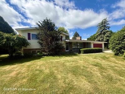 6641 Pierce, Saginaw, Michigan 48623, USA