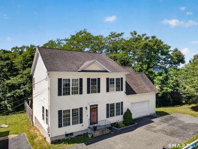 5 Grove Ave, Groton, Connecticut 06340, USA