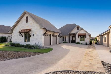 3128 Pinnacle Club Dr, Kerrville, Texas 78028, USA