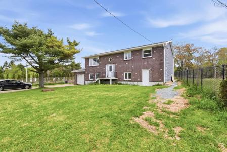 4 CLUB ROAD, Hatchet Lake, Nova Scotia B3T 1P8, Canada