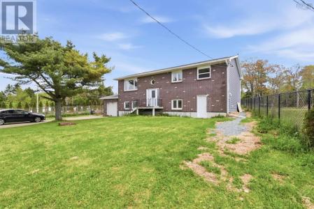 4 CLUB ROAD, Hatchet Lake, Nova Scotia B3T 1P8, Canada
