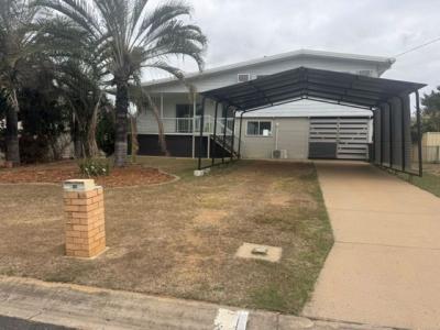 30 Shannon Drive, Moranbah, QLD 4744, Australia