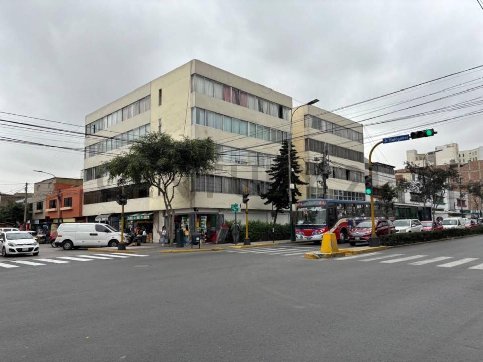 Av. Mariscal Sucre , Lima, Lima 00001, Peru
