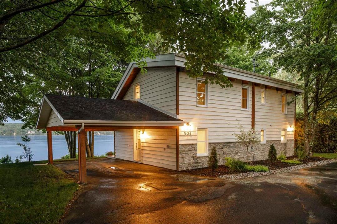 106 Rue Bernard, Magog, Quebec J1X 3W5, Canada