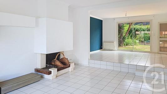 Zmień, Kraj Loary 53810, Francja