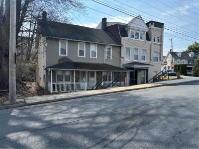 2102 S Lehigh Avenue, Whitehall Twp, Pennsylvania 18052, USA