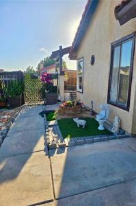 12205 Sixth, Victorville, California 92395, USA