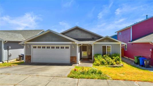 1379 NE Big Berry Loop, Oak Harbor, Washington 98277, USA