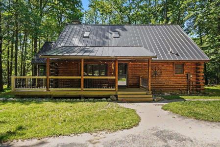 4882 White Birch, Farwell, Michigan 48622, USA
