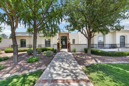 725 Woodfield Drive, El Paso, Texas 79932, USA