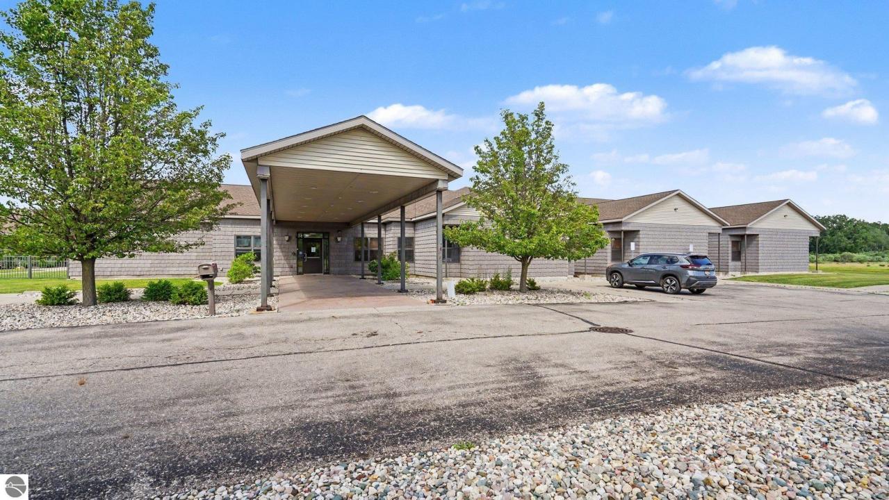 842 W Warwick Drive, Alma, Michigan 48801, Stati Uniti