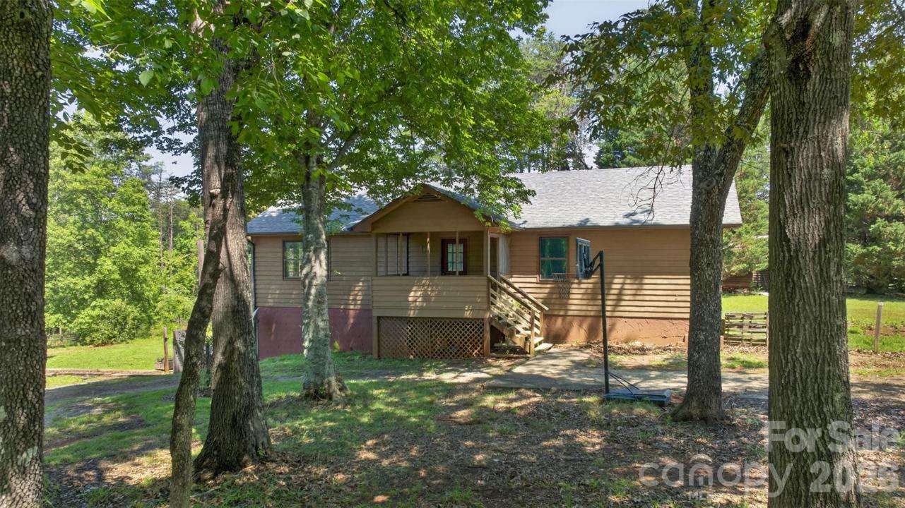 66 Misery Ridge Trail, Mill Spring, צפון קרוליינה 28756, ארצות הברית של אמריקה
