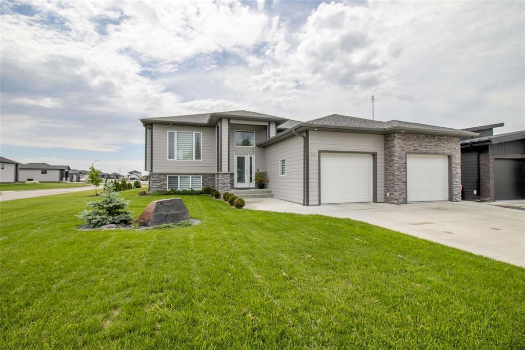 94 WYNDHAM ESTATE DRIVE, Steinbach, Manitoba R5G 2K5, Canada