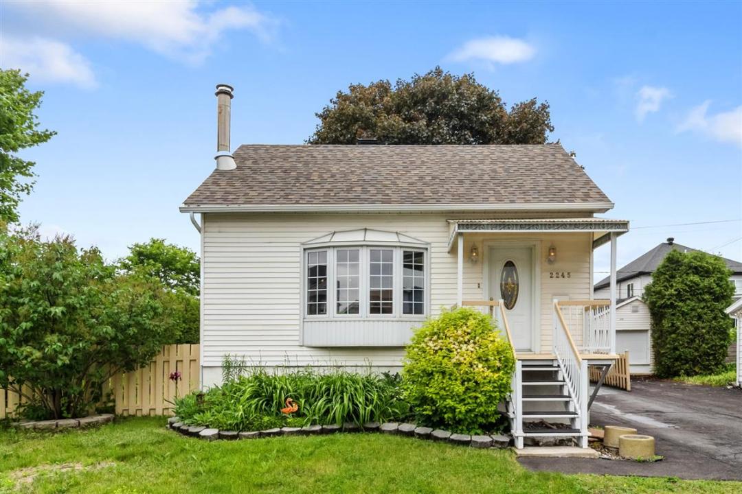 2245 Rue Ste-Marguerite, Longueuil (Le Vieux-Longueuil), Quebec J4K 3E2, Kanada