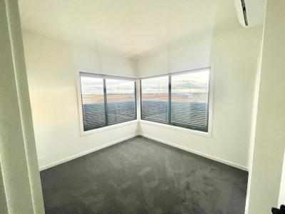 25 Palash Way, Thornhill Park, VIC 3335, Australia